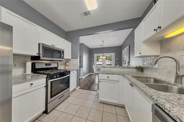 207 The Crossings Lane, Woodstock, GA 30189