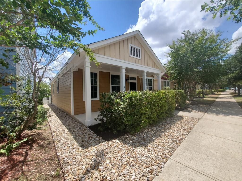 435 Mcgarity ST, Kyle, TX 78640