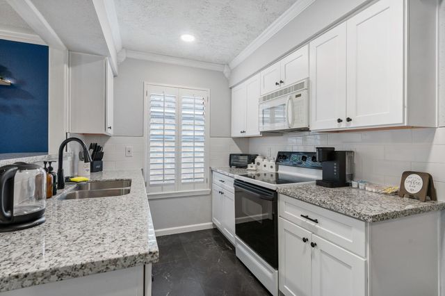 6434 Lynngate Drive, Spring, TX 77373