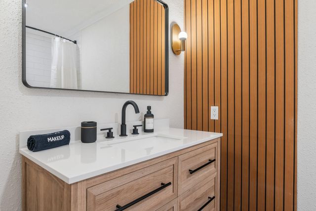 6434 Lynngate Drive, Spring, TX 77373