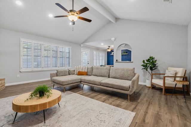 6434 Lynngate Drive, Spring, TX 77373