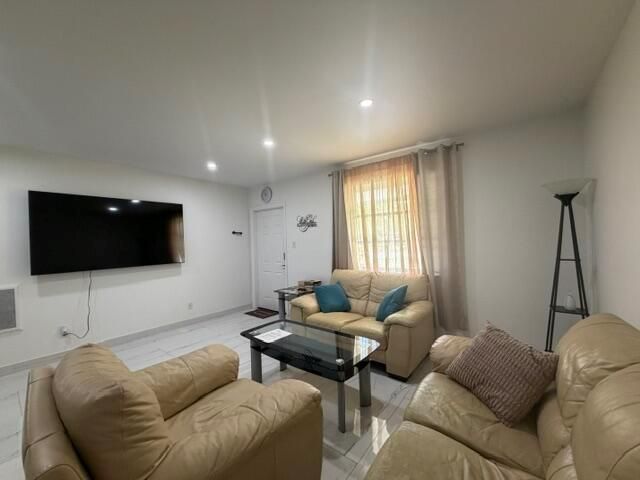 210 NE 5th Avenue, Dania Beach, FL 33004