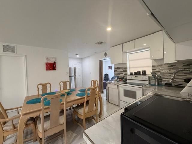 210 NE 5th Avenue, Dania Beach, FL 33004