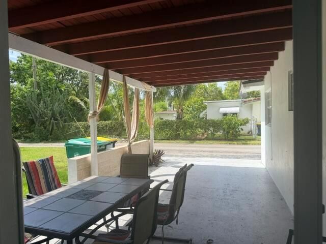 210 NE 5th Avenue, Dania Beach, FL 33004