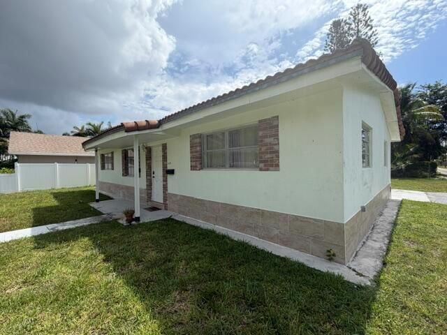 210 NE 5th Avenue, Dania Beach, FL 33004