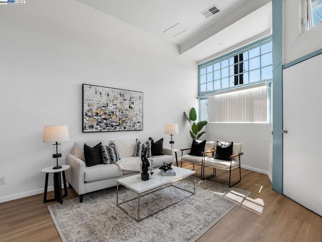 2801 38th Ave, Oakland, CA 94619