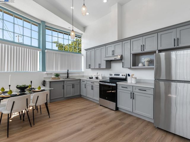 2801 38th Ave, Oakland, CA 94619