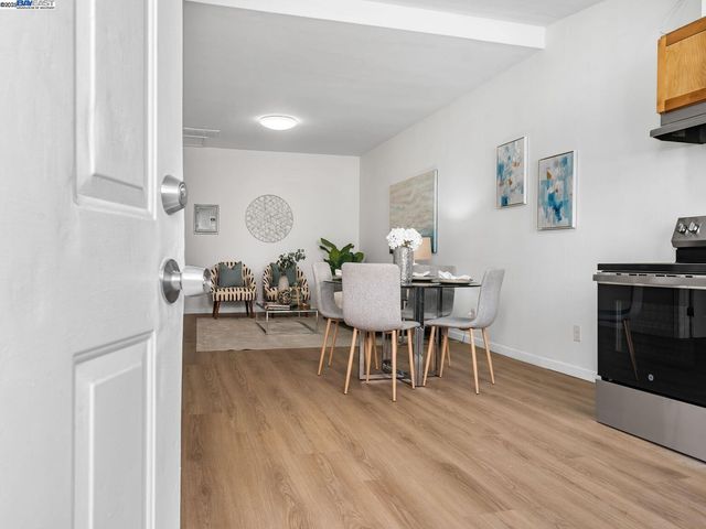 2801 38th Ave, Oakland, CA 94619