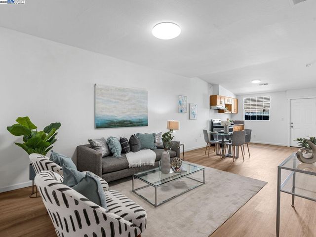 2801 38th Ave, Oakland, CA 94619