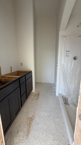 725 W Ironwood Drive, Rossford, OH 43460