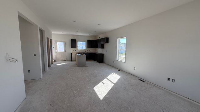 725 W Ironwood Drive, Rossford, OH 43460