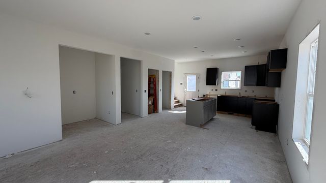 725 W Ironwood Drive, Rossford, OH 43460