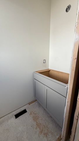 725 W Ironwood Drive, Rossford, OH 43460