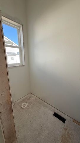 725 W Ironwood Drive, Rossford, OH 43460