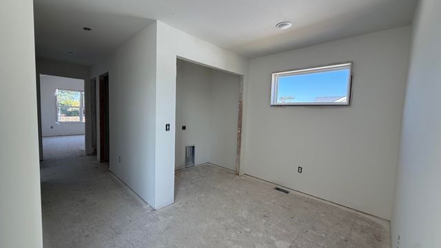 725 W Ironwood Drive, Rossford, OH 43460