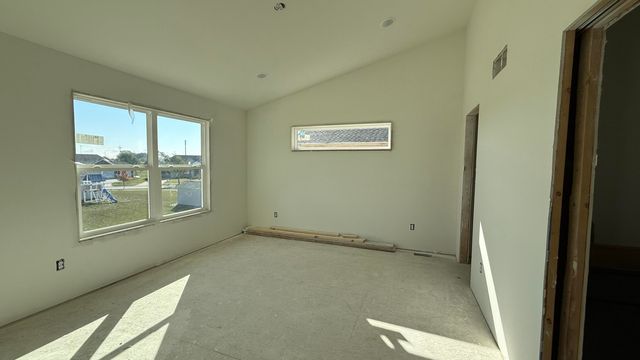 725 W Ironwood Drive, Rossford, OH 43460