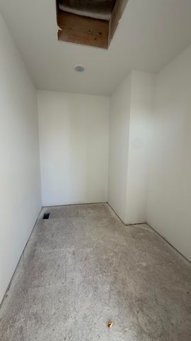 725 W Ironwood Drive, Rossford, OH 43460