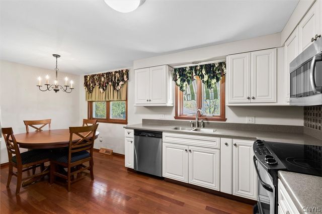 9529 Sotherden Road, Cicero, NY 13029