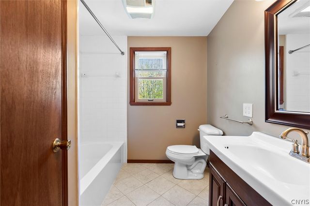 9529 Sotherden Road, Cicero, NY 13029