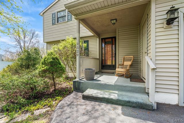 9529 Sotherden Road, Cicero, NY 13029