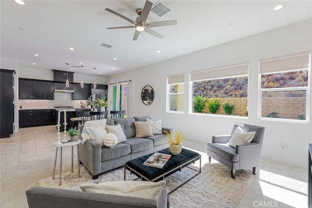 19230 Blackthorn Drive, Saugus, CA 91351