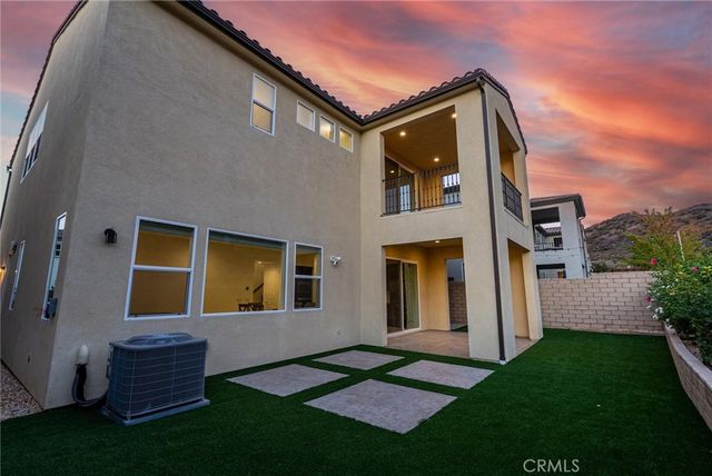 19230 Blackthorn Drive, Saugus, CA 91351