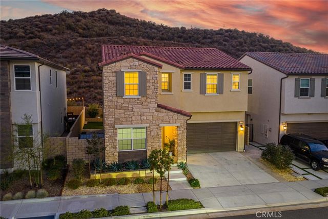 19230 Blackthorn Drive, Saugus, CA 91351