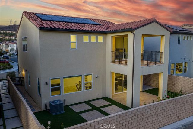 19230 Blackthorn Drive, Saugus, CA 91351