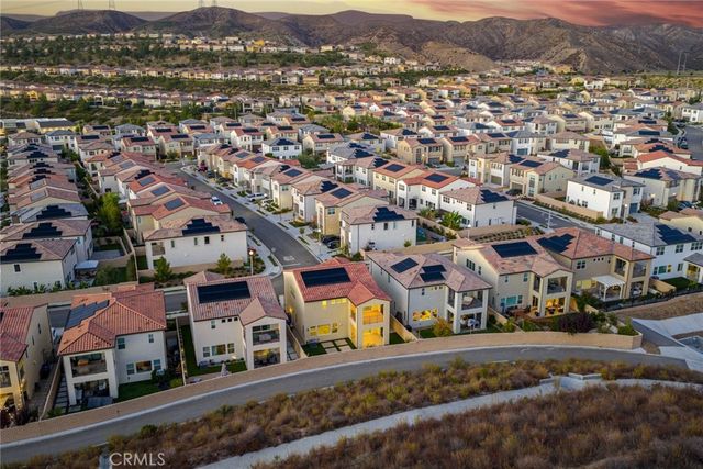 19230 Blackthorn Drive, Saugus, CA 91351