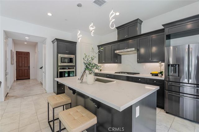 19230 Blackthorn Drive, Saugus, CA 91351