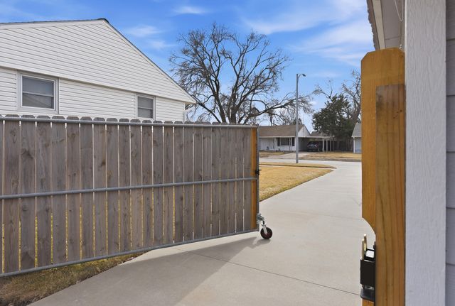 1106 DORENE Boulevard, Carter Lake, IA 51510