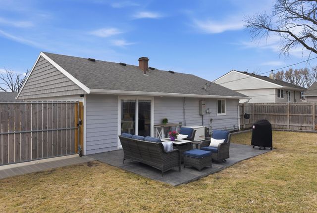 1106 DORENE Boulevard, Carter Lake, IA 51510