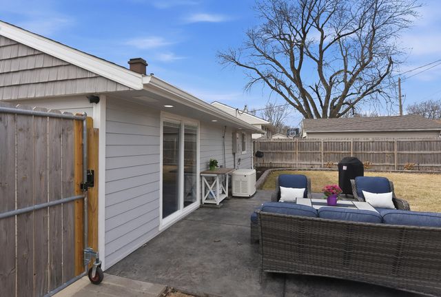 1106 DORENE Boulevard, Carter Lake, IA 51510