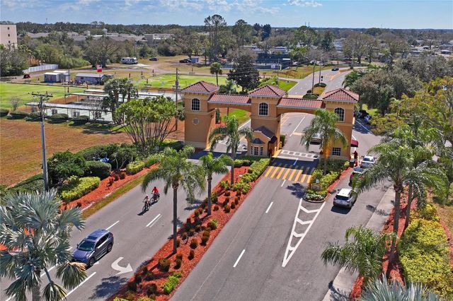 2208 WORTHINGTON GREENS DRIVE 2208, Sun City Center, FL 33573
