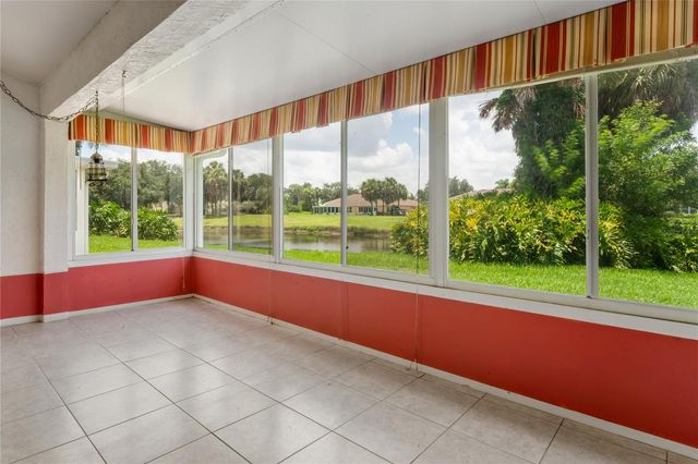 2208 WORTHINGTON GREENS DRIVE 2208, Sun City Center, FL 33573