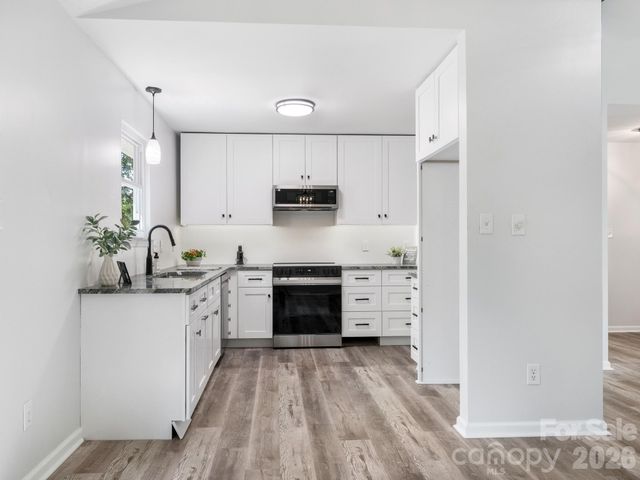 9501 Buckskin Lane, Charlotte, NC 28227