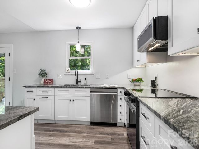 9501 Buckskin Lane, Charlotte, NC 28227