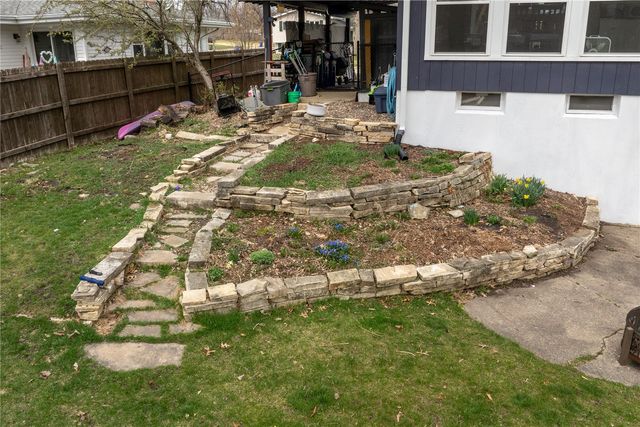 2237 Evergreen Street NE, Cedar Rapids, IA 52402