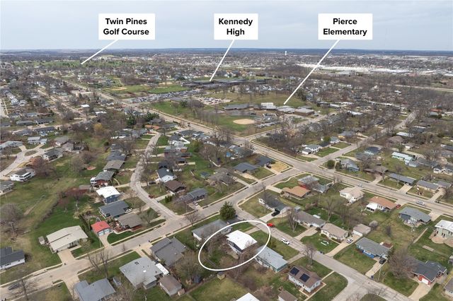 2237 Evergreen Street NE, Cedar Rapids, IA 52402