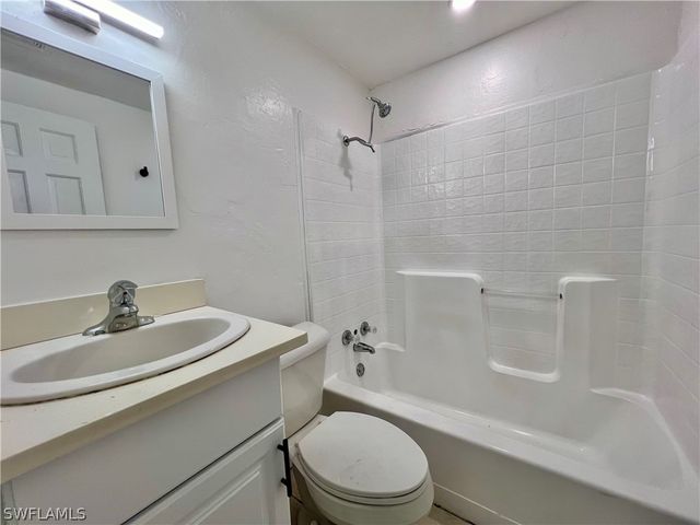 427 Capitol ST, North Fort Myers, FL 33903