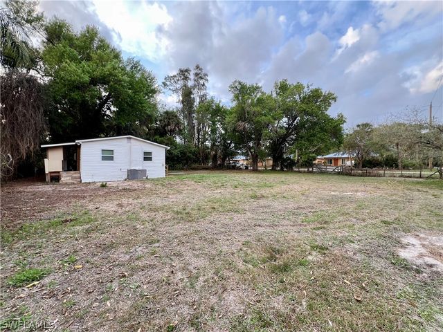 427 Capitol ST, North Fort Myers, FL 33903