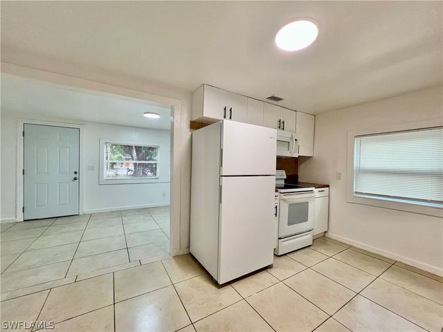 427 Capitol ST, North Fort Myers, FL 33903