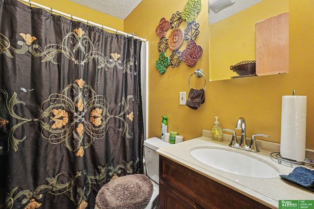 5002 N 54th Street, Omaha, NE 68104