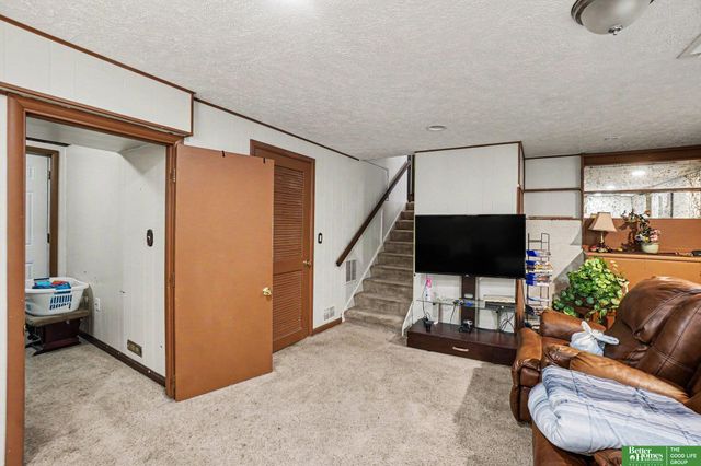 5002 N 54th Street, Omaha, NE 68104
