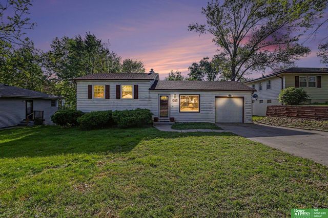 5002 N 54th Street, Omaha, NE 68104
