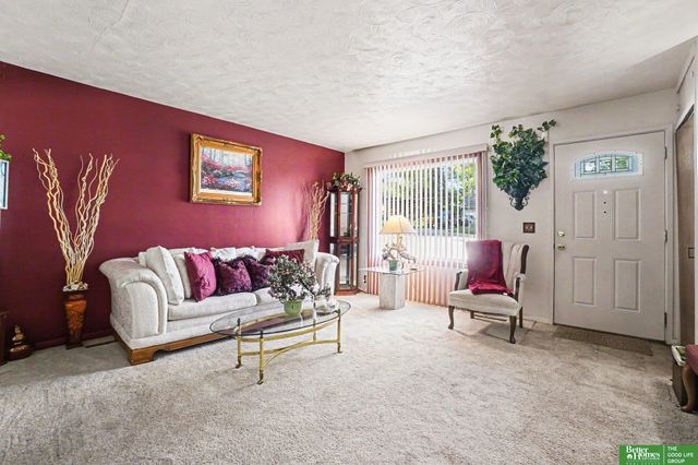 5002 N 54th Street, Omaha, NE 68104