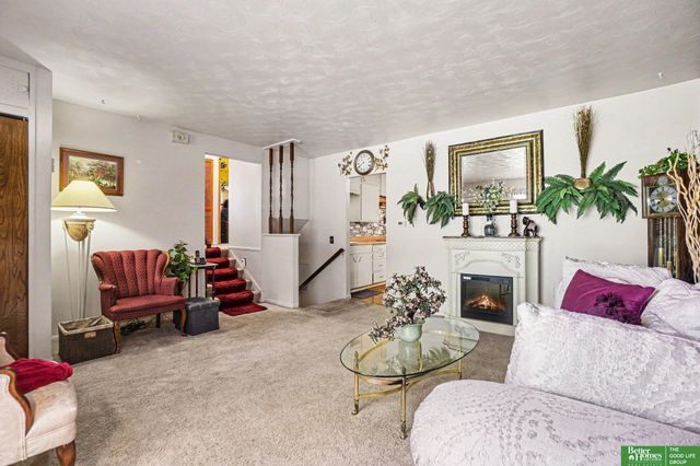 5002 N 54th Street, Omaha, NE 68104