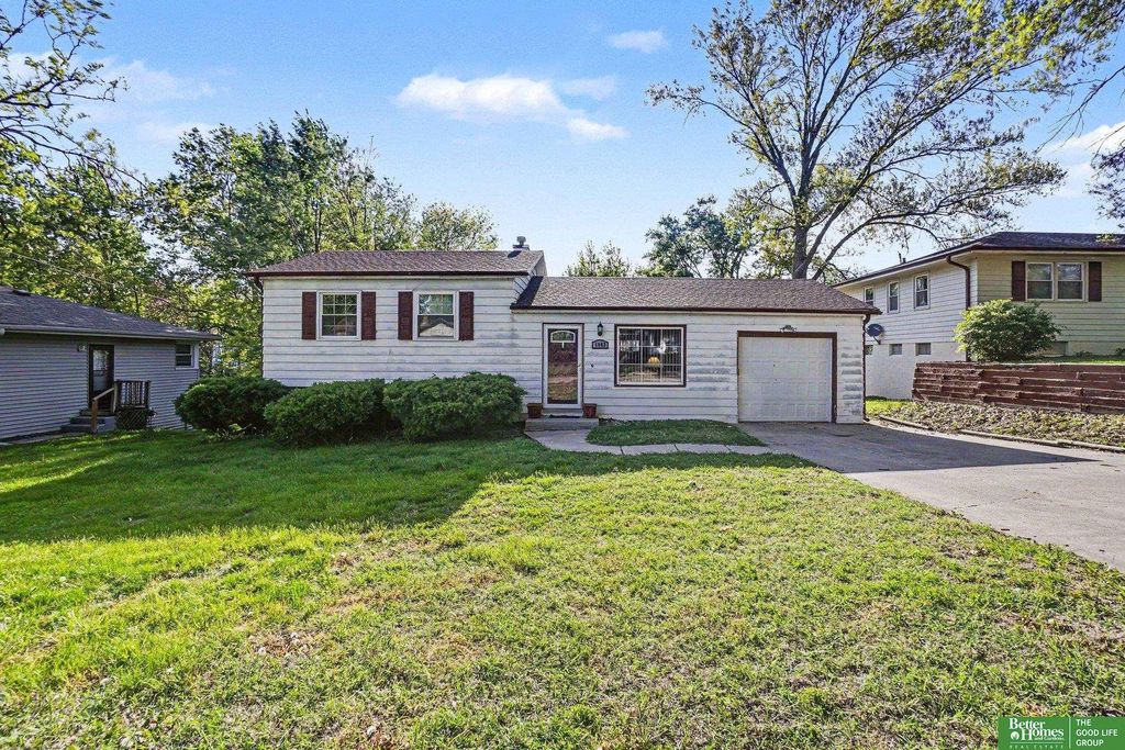 5002 N 54th Street, Omaha, NE 68104