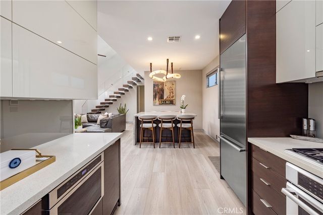 29 W Neapolitan, Long Beach, CA 90803