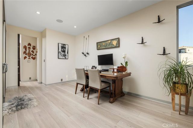 29 W Neapolitan, Long Beach, CA 90803